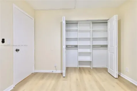 909 Twin Lakes Drive Coral Springs FL 33071