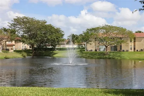 909 Twin Lakes Drive Coral Springs FL 33071
