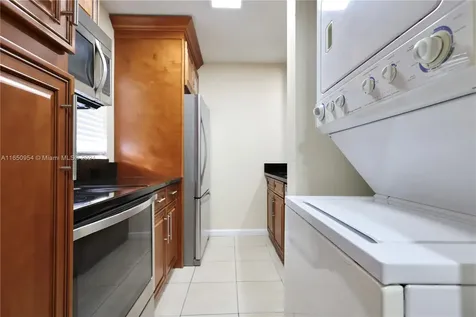 909 Twin Lakes Drive Coral Springs FL 33071