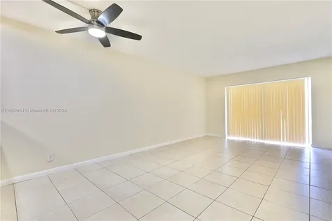 909 Twin Lakes Drive Coral Springs FL 33071