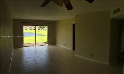 909 Twin Lakes Drive Coral Springs FL 33071