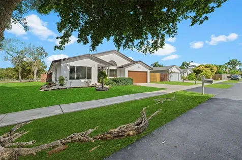 9927 NW 52nd Street Sunrise FL 33351