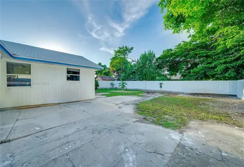 725 NW 15th Court Pompano Beach FL 33060