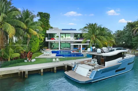 5004 N Bay Road Miami Beach FL 33140
