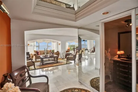 11111 Biscayne Boulevard Miami FL 33181