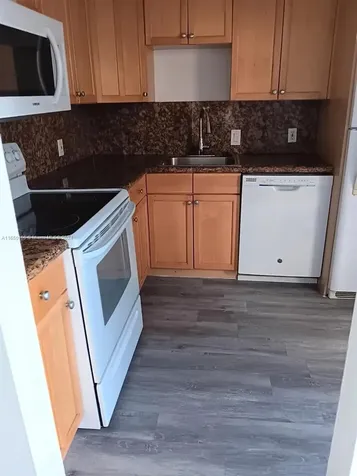 3475 N Country Club Drive Aventura FL 33180