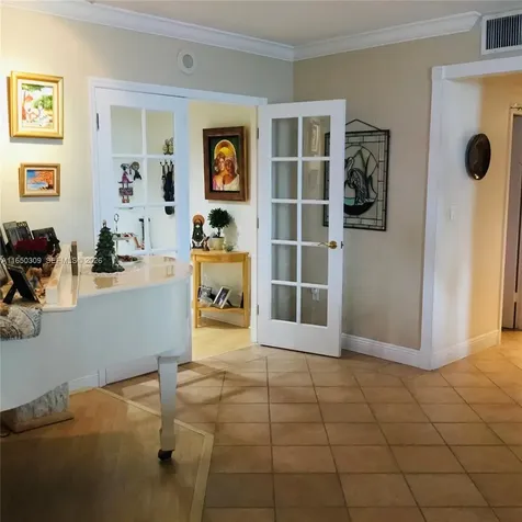 5825 Collins Avenue Miami Beach FL 33140
