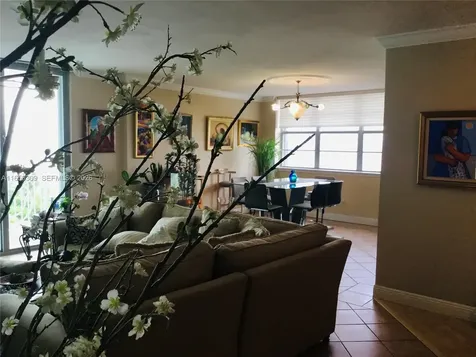 5825 Collins Avenue Miami Beach FL 33140