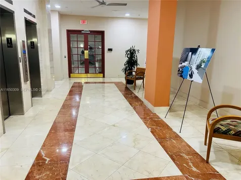 5825 Collins Avenue Miami Beach FL 33140