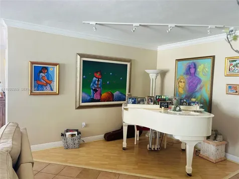 5825 Collins Avenue Miami Beach FL 33140