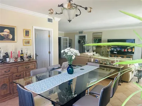 5825 Collins Avenue Miami Beach FL 33140