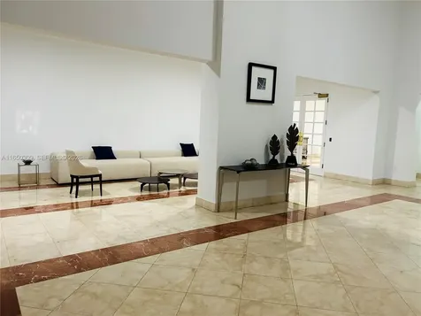 5825 Collins Avenue Miami Beach FL 33140