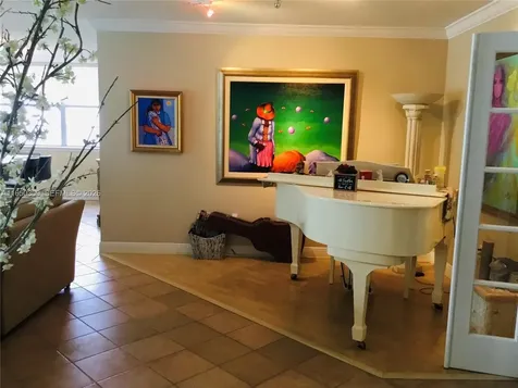 5825 Collins Avenue Miami Beach FL 33140