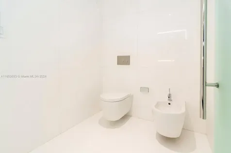 300 Biscayne Boulevard Way Miami FL 33131