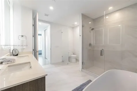 17550 Collins Avenue Sunny Isles Beach FL 33160