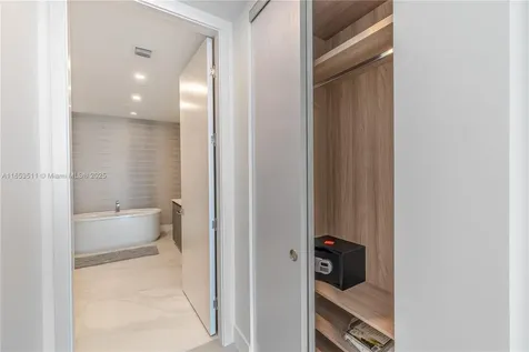 17550 Collins Avenue Sunny Isles Beach FL 33160