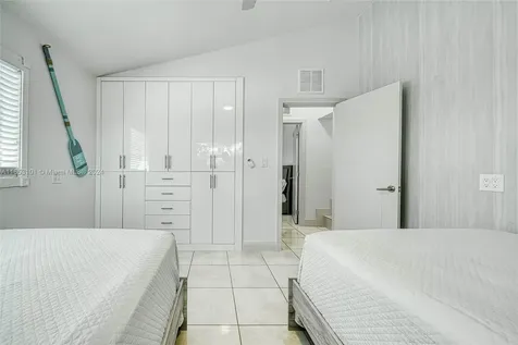 401 Calle Limon Marathon FL 33050