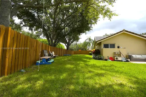 5024 NW 97th Drive Coral Springs FL 33076