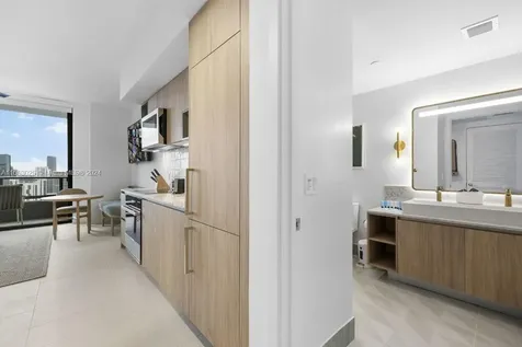 601 NE 1 Miami FL 33132