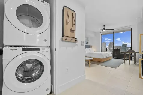 601 NE 1 Miami FL 33132