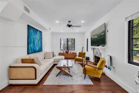 52 NE 46th Street Miami FL 33137