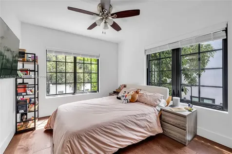 52 NE 46th Street Miami FL 33137