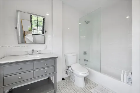 52 NE 46th Street Miami FL 33137