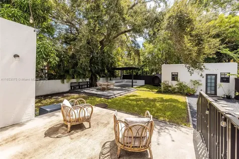 52 NE 46th Street Miami FL 33137