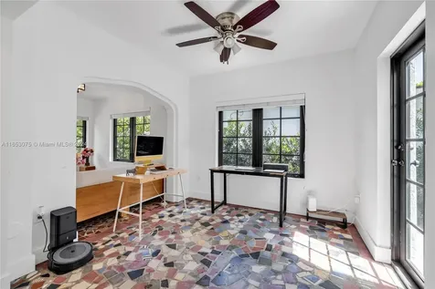 52 NE 46th Street Miami FL 33137