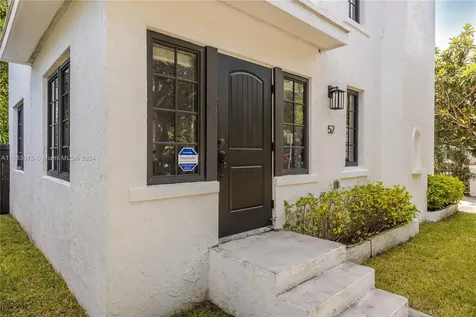 52 NE 46th Street Miami FL 33137