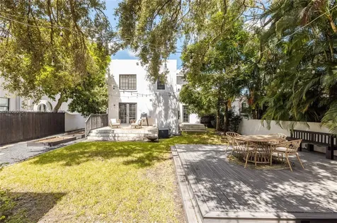 52 NE 46th Street Miami FL 33137