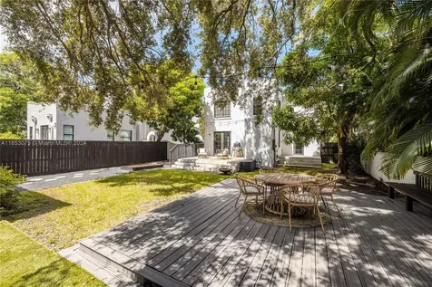 52 NE 46th Street Miami FL 33137