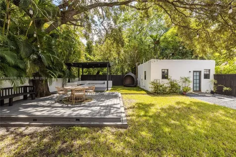 52 NE 46th Street Miami FL 33137