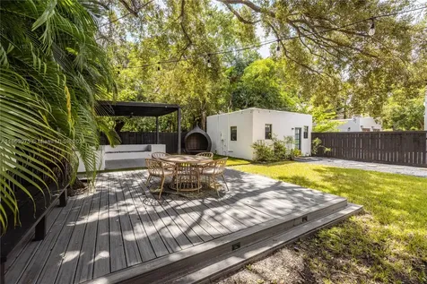 52 NE 46th Street Miami FL 33137