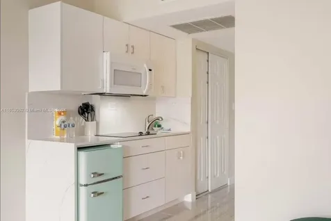 19201 Collins Avenue Sunny Isles Beach FL 33160
