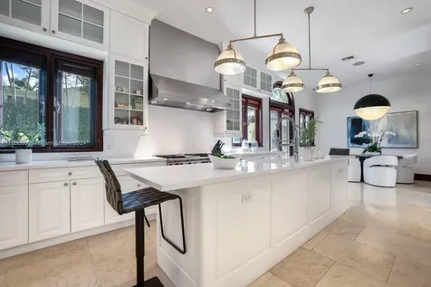 1525 W 24th Street Miami Beach FL 33140