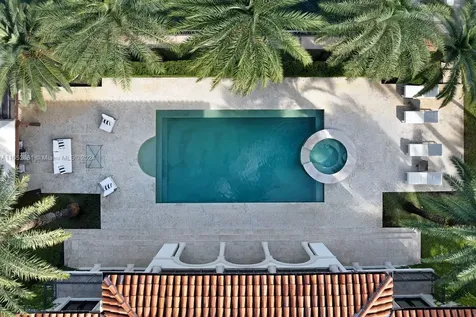1525 W 24th Street Miami Beach FL 33140