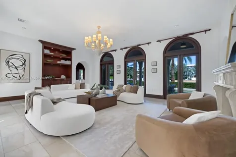 1525 W 24th Street Miami Beach FL 33140
