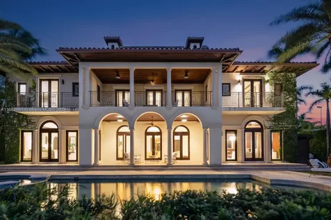 1525 W 24th Street Miami Beach FL 33140
