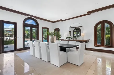 1525 W 24th Street Miami Beach FL 33140