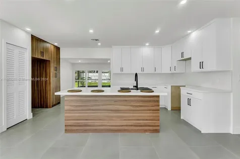 1171 NE 211th Terrace Miami FL 33179
