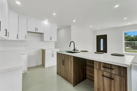 1171 NE 211th Terrace Miami FL 33179