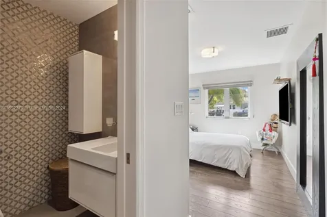 670 Allendale Road Key Biscayne FL 33149