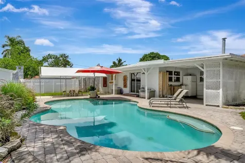 710 NW 37th Street Oakland Park FL 33309