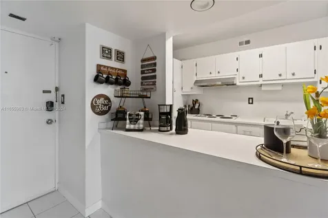 100 Lincoln Road Miami Beach FL 33139