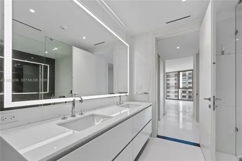 300 Biscayne Blvd Way Miami FL 33131