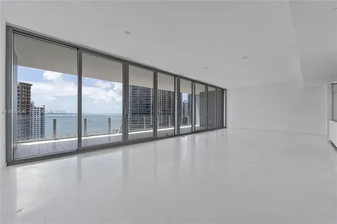 300 Biscayne Blvd Way Miami FL 33131
