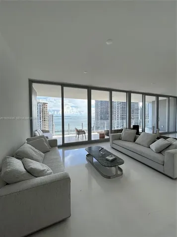 300 Biscayne Blvd Way Miami FL 33131