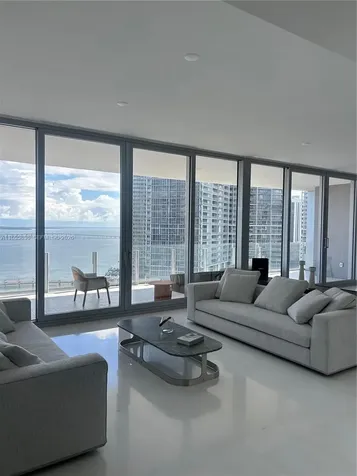 300 Biscayne Blvd Way Miami FL 33131