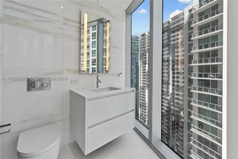 300 Biscayne Blvd Way Miami FL 33131